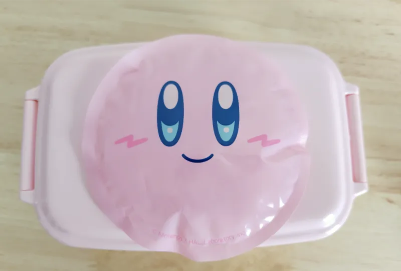 お弁当箱にカービィの保冷剤