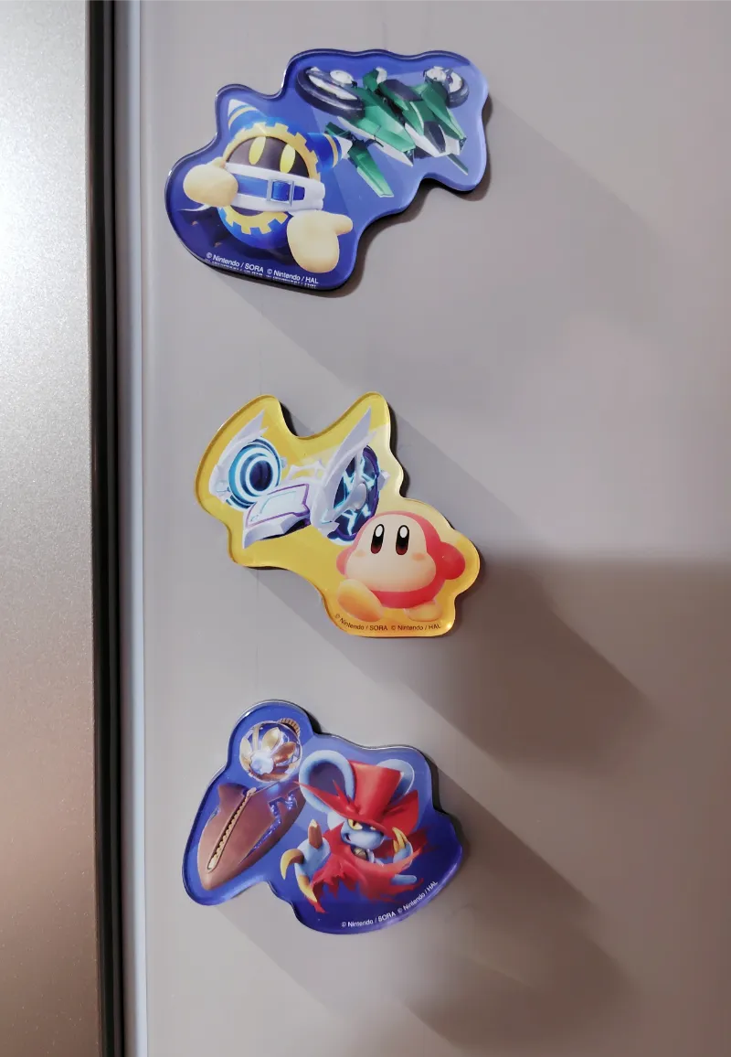 冷蔵庫につけてみたキャラマグネッツ