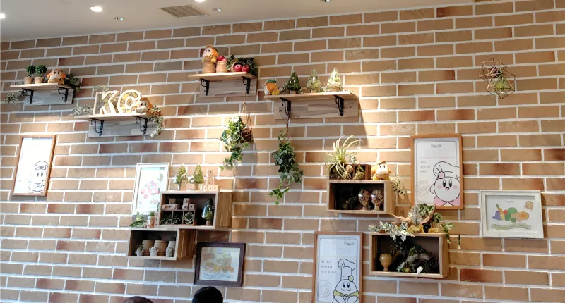 カービィカフェ大阪店内壁の装飾