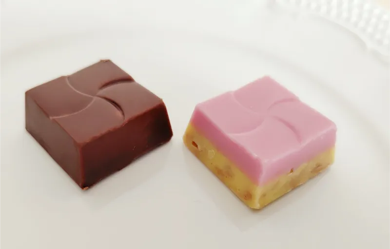 カービィチロルチョコをお皿にのせてみた