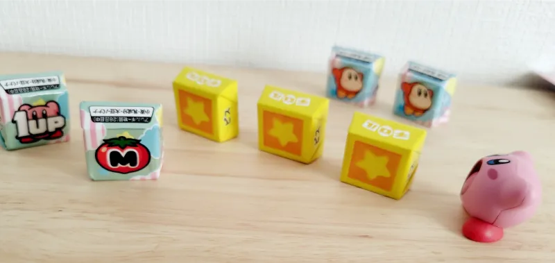 カービィチロルチョコをすいこみそうなカービィ
